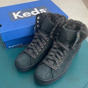 NEW WITH TAGS KEDS RISE SUADE BOOTIES with hidden wedge - 7.5